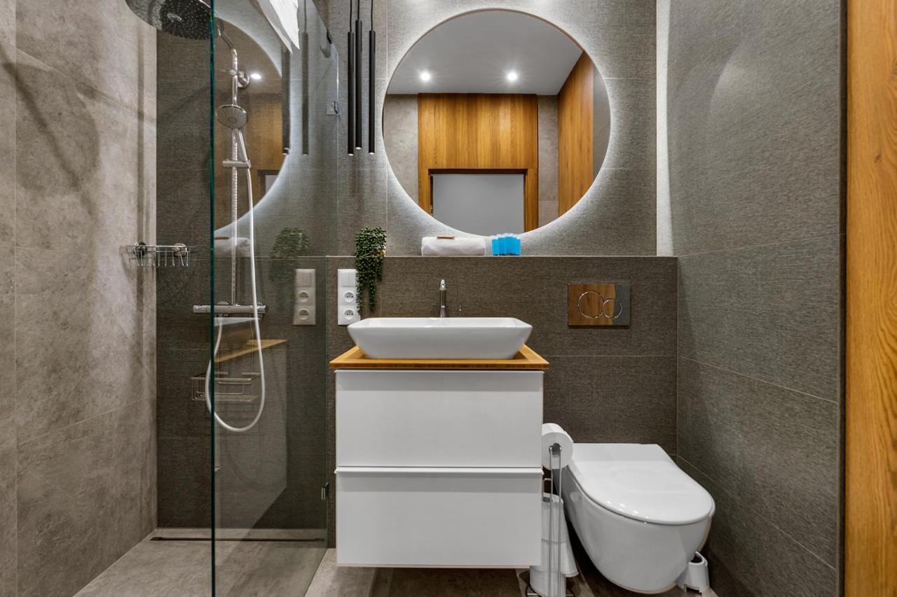 Lotnisko Chopina Modern Apartment Varşovia Exterior foto