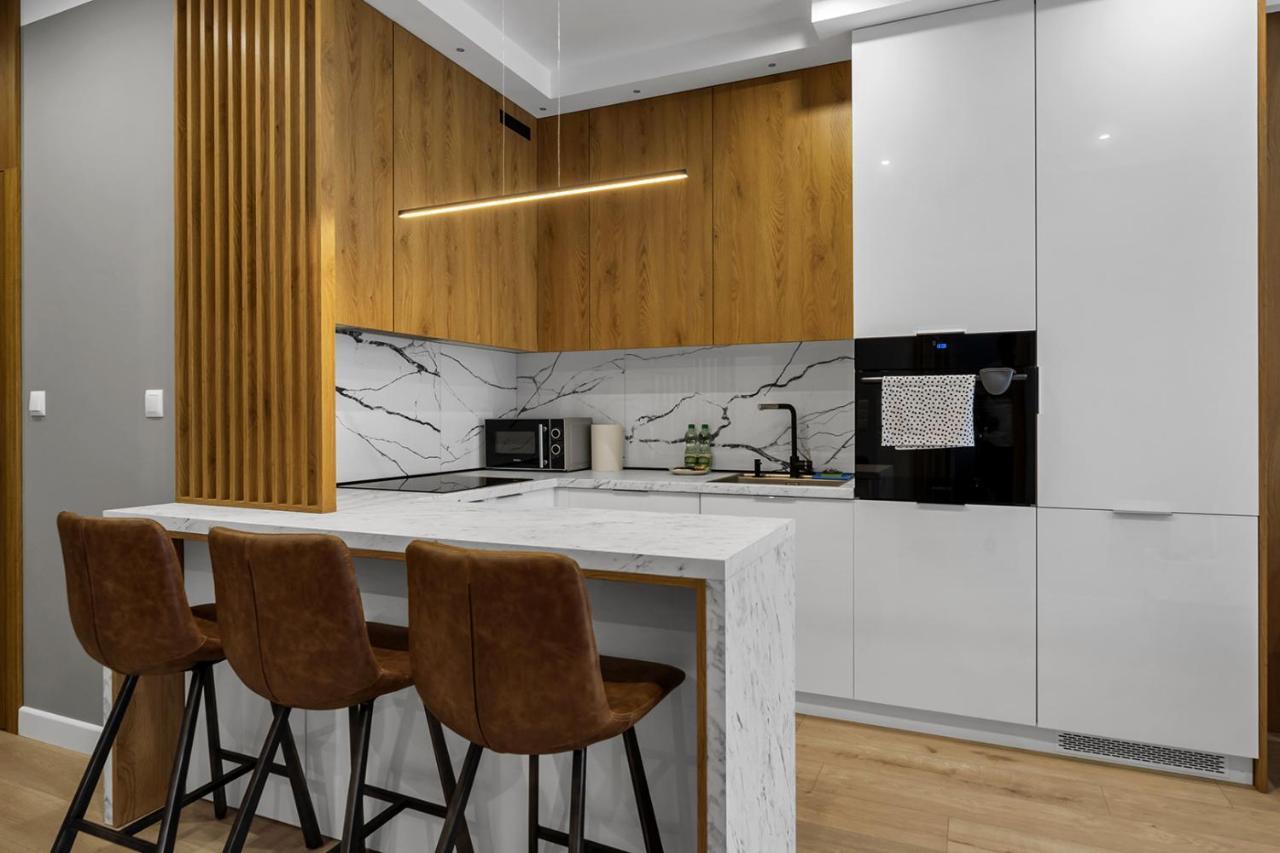 Lotnisko Chopina Modern Apartment Varşovia Exterior foto
