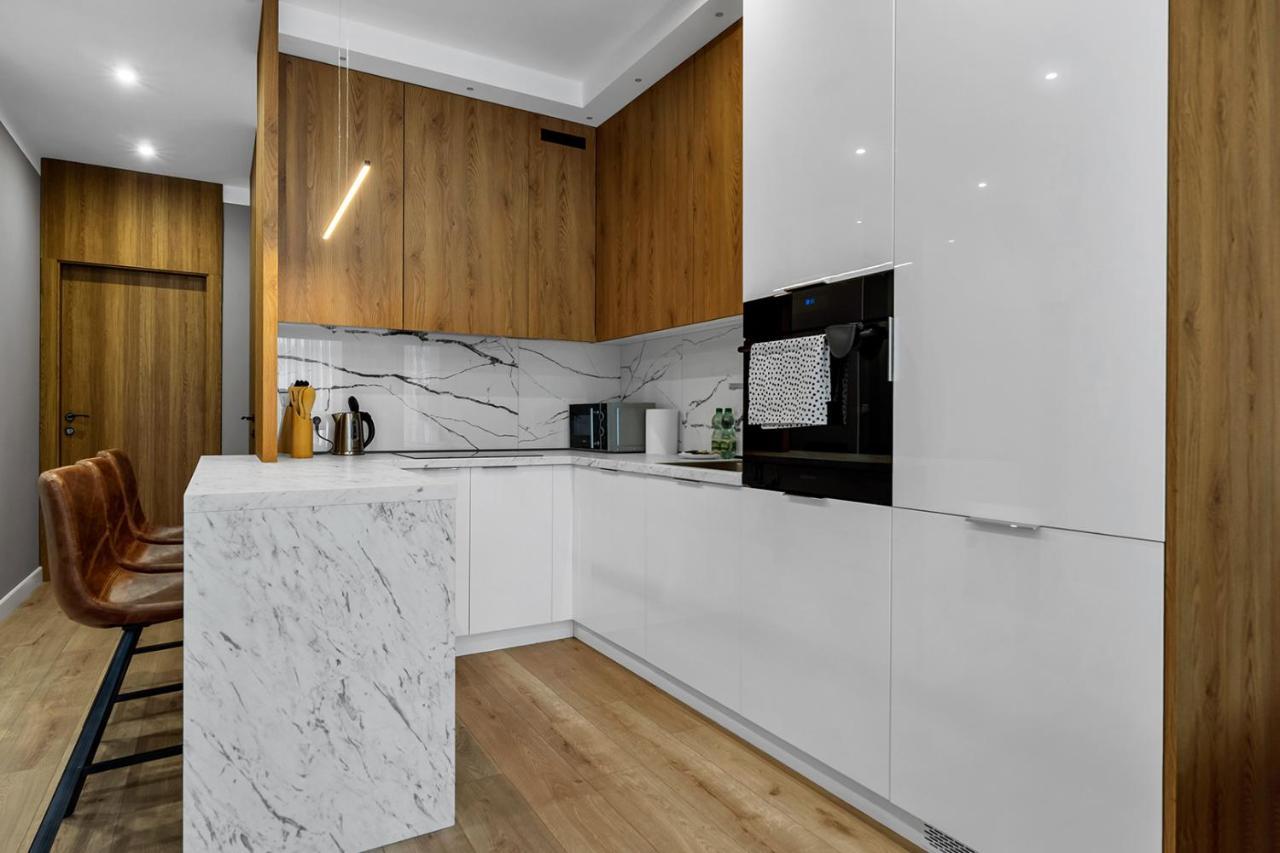 Lotnisko Chopina Modern Apartment Varşovia Exterior foto