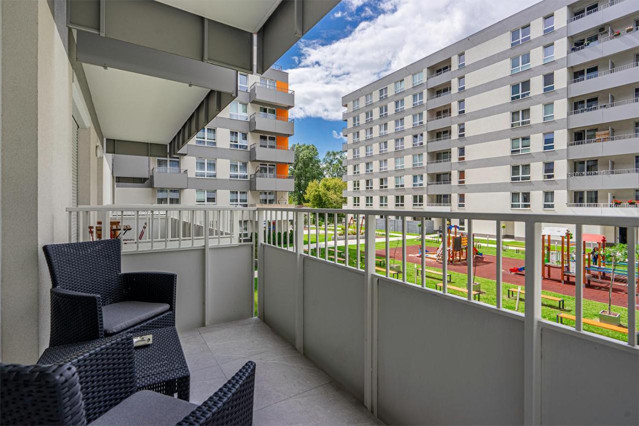 Lotnisko Chopina Modern Apartment Varşovia Exterior foto
