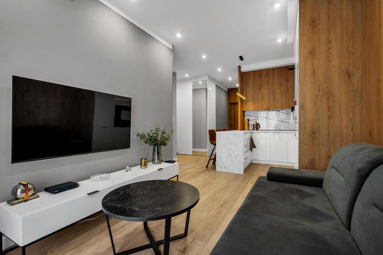 Lotnisko Chopina Modern Apartment Varşovia Exterior foto
