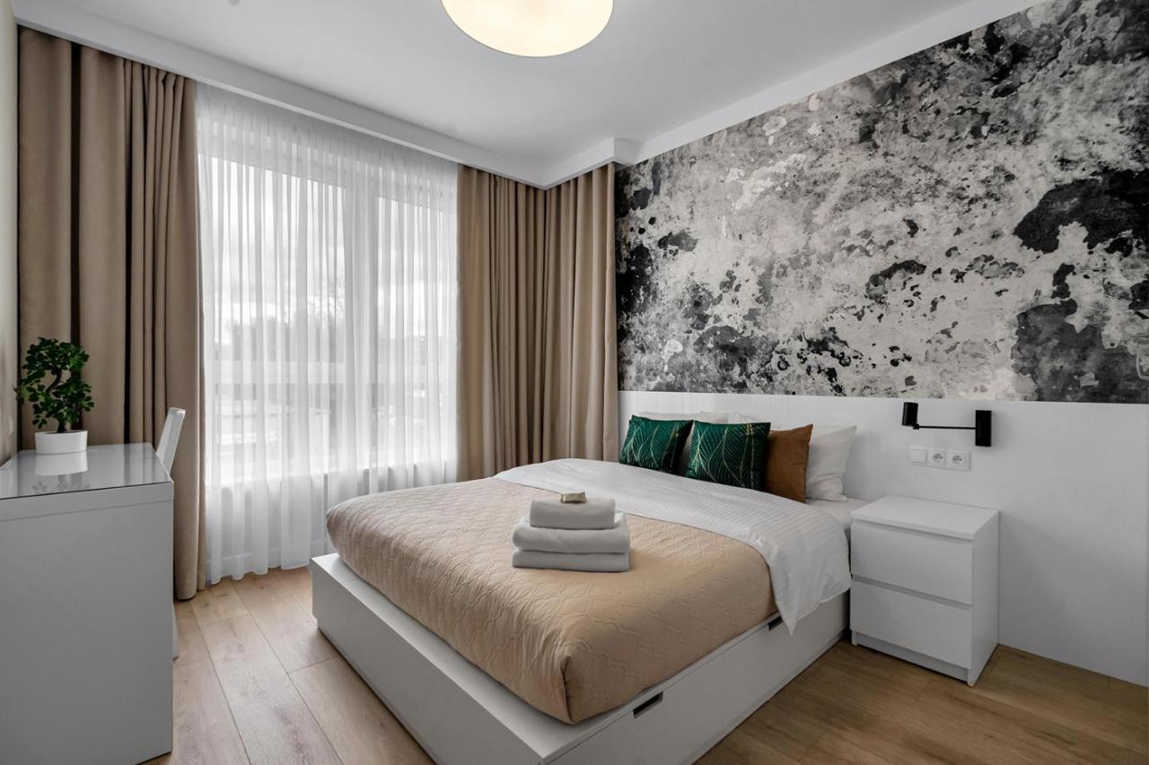 Lotnisko Chopina Modern Apartment Varşovia Exterior foto