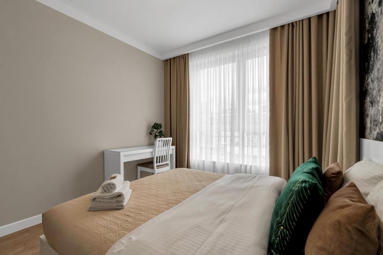 Lotnisko Chopina Modern Apartment Varşovia Exterior foto